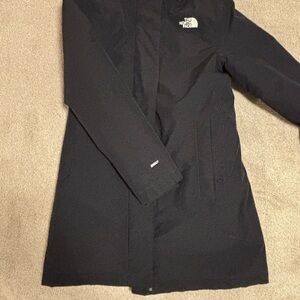 Women’s North Face Parka excellent condition.